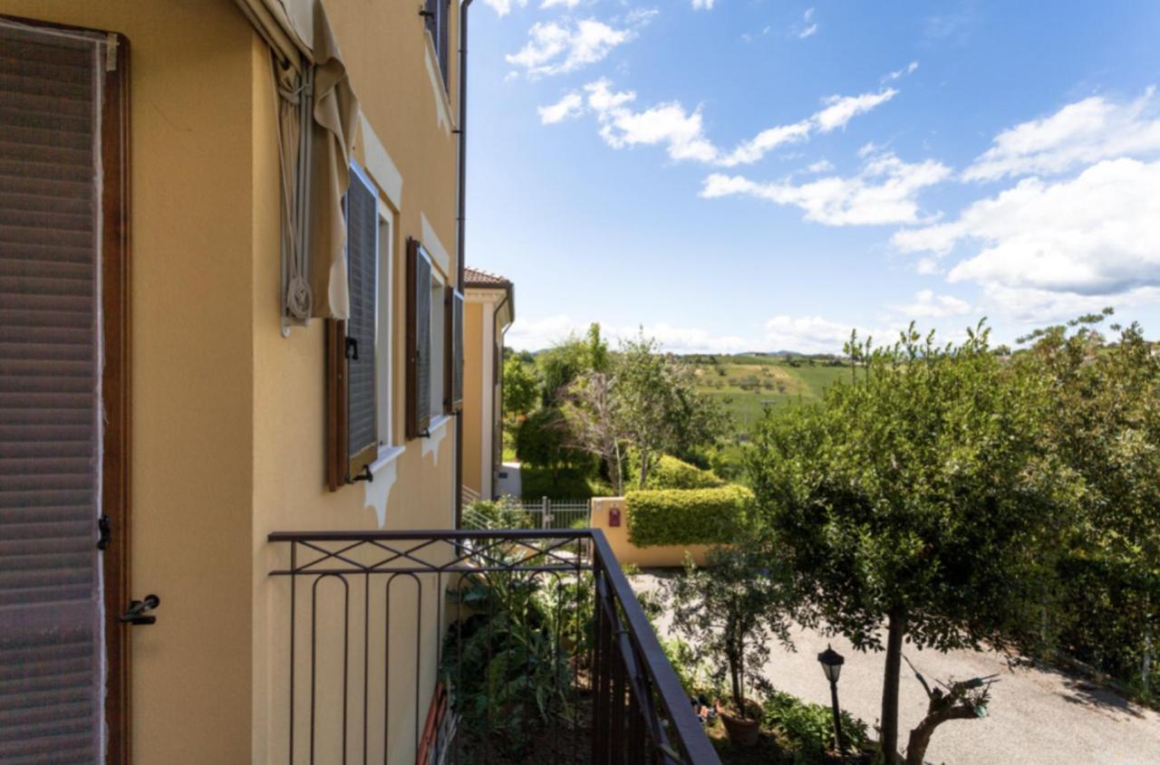 Relax In Collina Apartment Misano Adriatico Luaran gambar